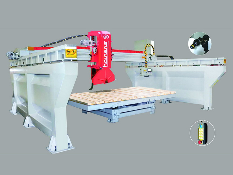 La machine de découpe à pont infrarouge présente-t-elle des avantages par rapport à la découpe manuelle ?